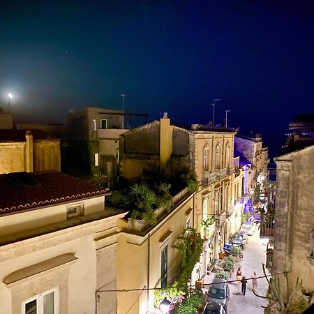 Elegante Appartamento In Palazzo Storico Ortigia Syracuse ภายนอก รูปภาพ