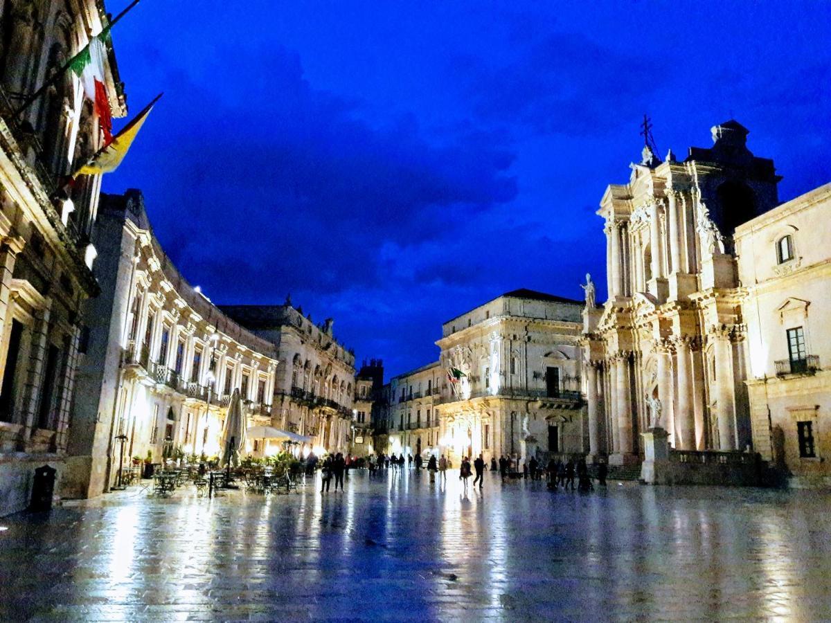 Elegante Appartamento In Palazzo Storico Ortigia Syracuse ภายนอก รูปภาพ