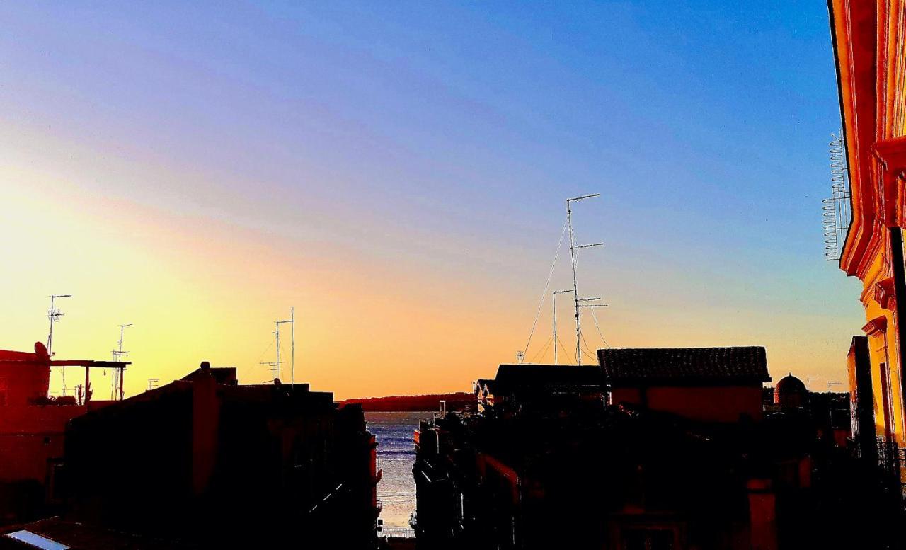 Elegante Appartamento In Palazzo Storico Ortigia Syracuse ภายนอก รูปภาพ
