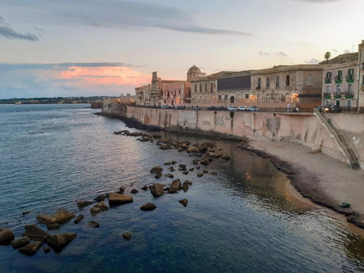 Elegante Appartamento In Palazzo Storico Ortigia Syracuse ภายนอก รูปภาพ