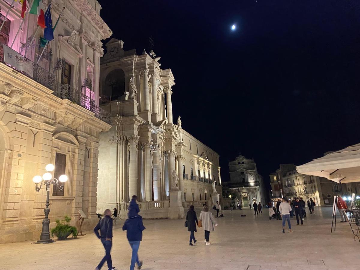 Elegante Appartamento In Palazzo Storico Ortigia Syracuse ภายนอก รูปภาพ