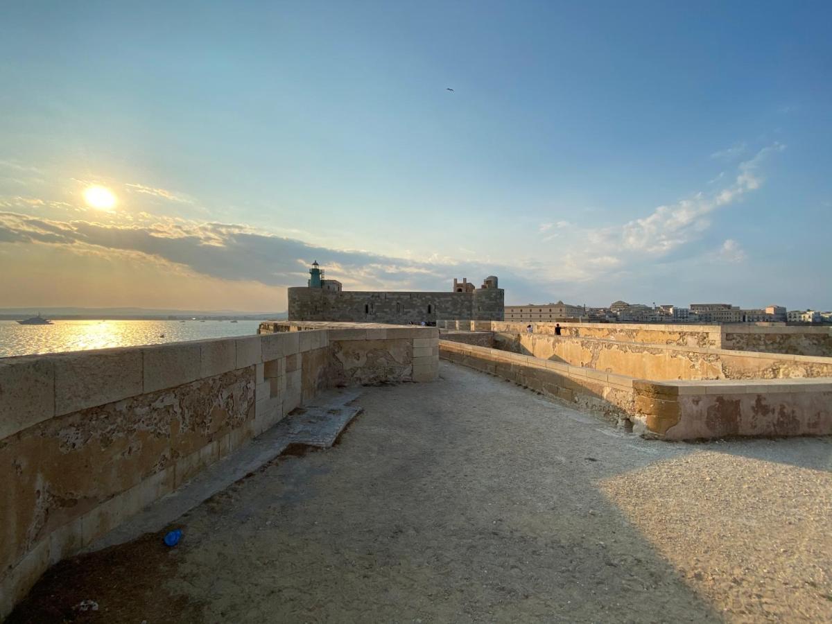 Elegante Appartamento In Palazzo Storico Ortigia Syracuse ภายนอก รูปภาพ