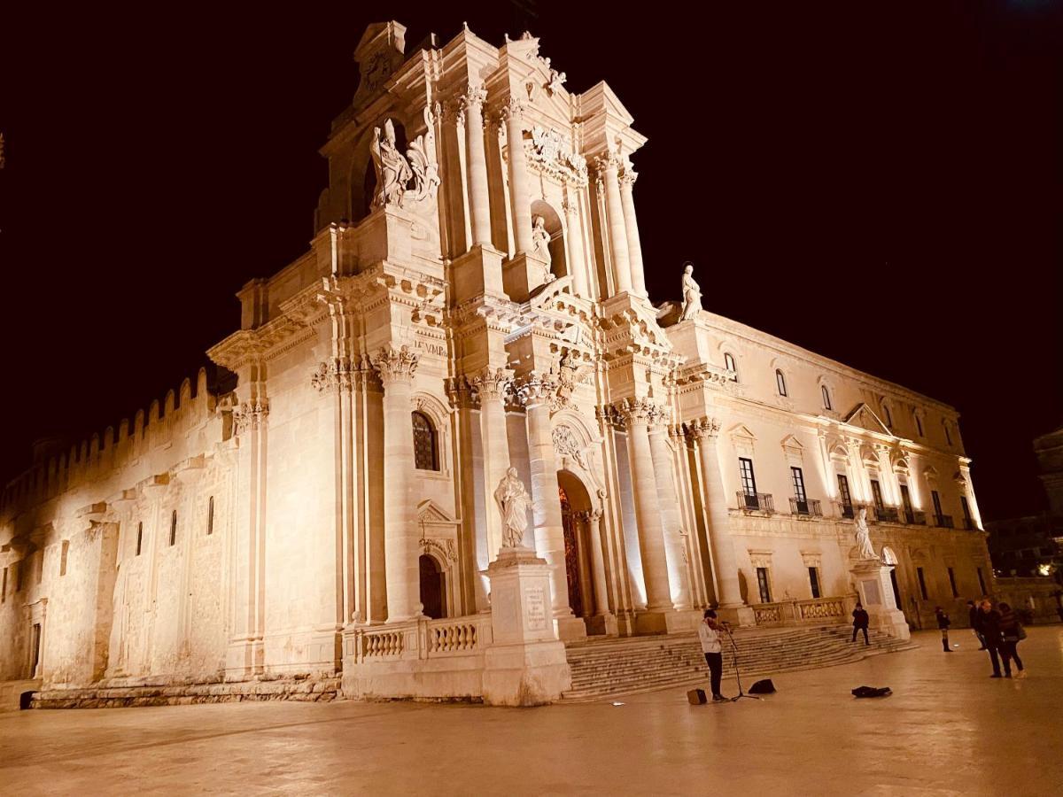 Elegante Appartamento In Palazzo Storico Ortigia Syracuse ภายนอก รูปภาพ