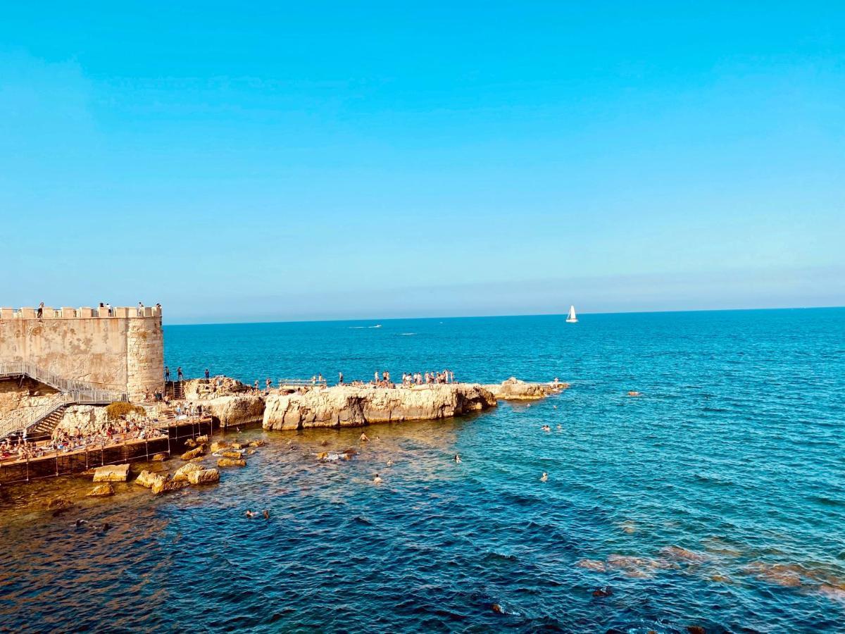 Elegante Appartamento In Palazzo Storico Ortigia Syracuse ภายนอก รูปภาพ