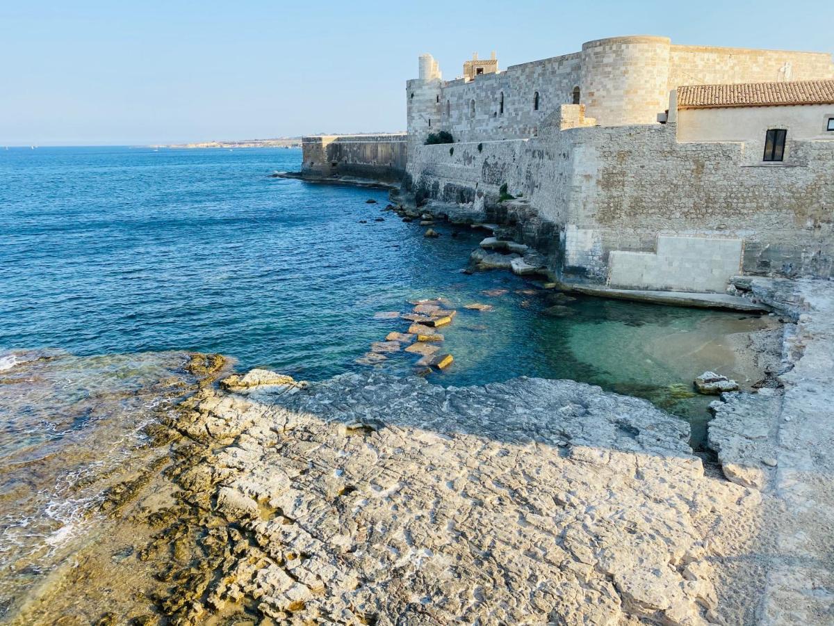 Elegante Appartamento In Palazzo Storico Ortigia Syracuse ภายนอก รูปภาพ
