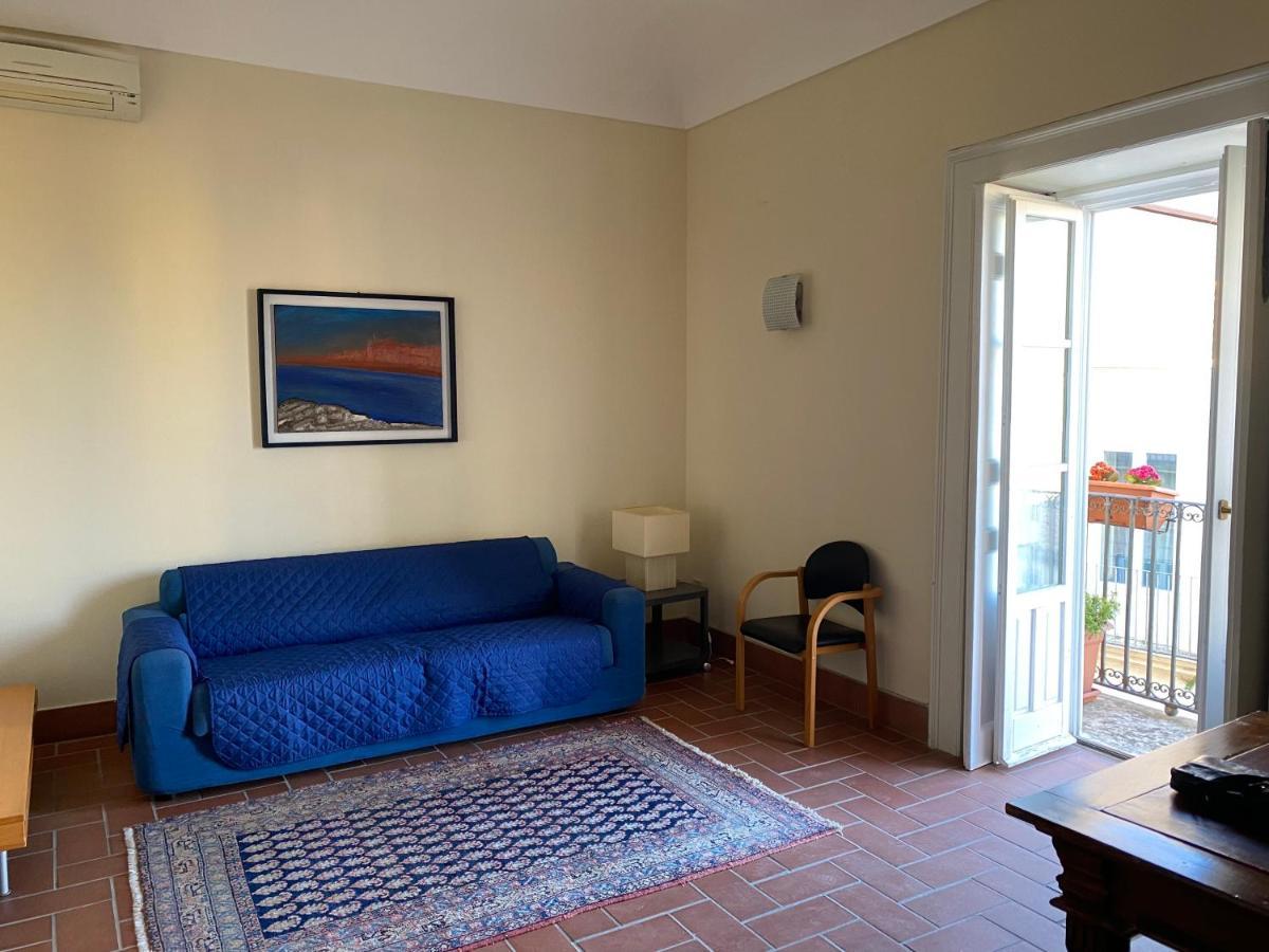Elegante Appartamento In Palazzo Storico Ortigia Syracuse ภายนอก รูปภาพ